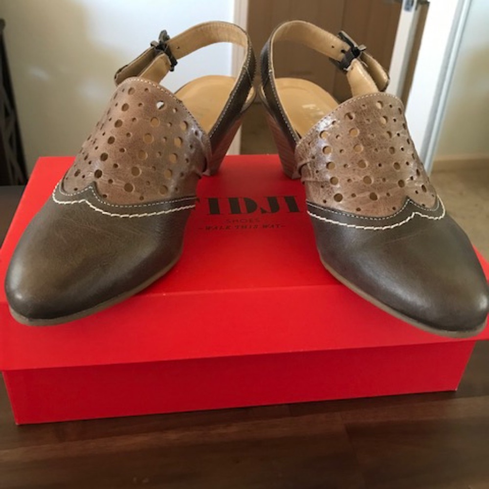Fidji Women's Leather Taupe Slingbacks Stacked 2 1/2" Heel 6.5-7/37M In Box